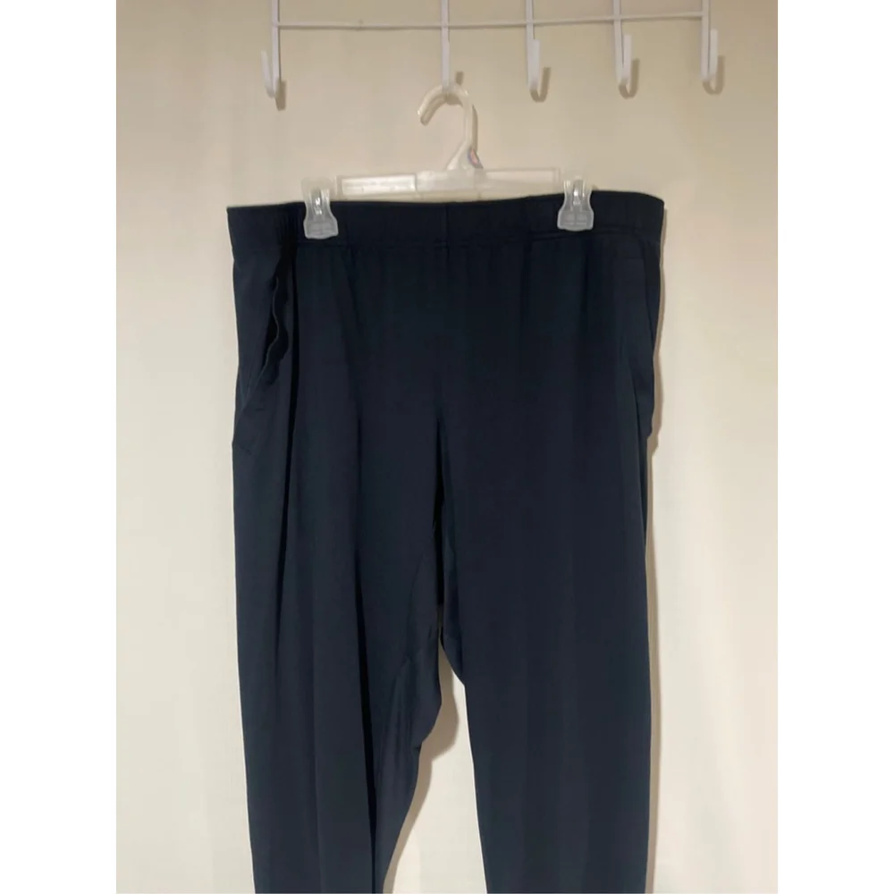 NWOT Women's Nike Dri-FIT Black & White Swoosh Track Pants Joggers XXL